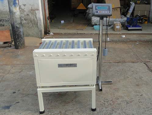 全自動(dòng)滾筒式電子秤 滾輪輸送電子稱(chēng)